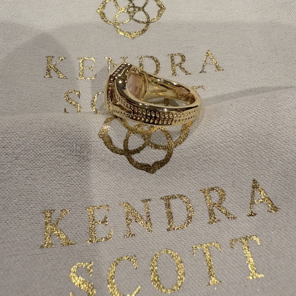 Davie Intaglio Gold Statement Ring in Pink Opalite Glass - Picture 7 of 9